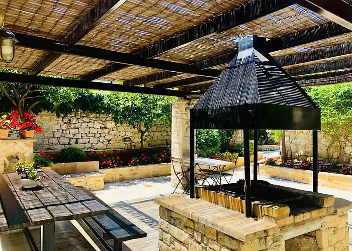 Katsaneiko Mansion *