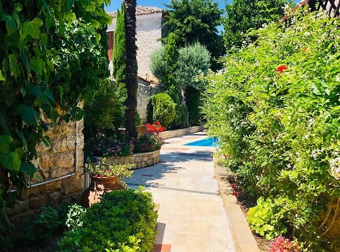 Katsaneiko Mansion אפיטוס