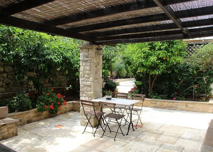 Katsaneiko Mansion אפיטוס