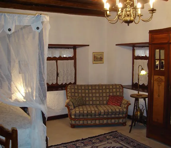 Вилла Katsaneiko Mansion *