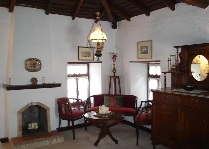 Вилла Katsaneiko Mansion Афитос